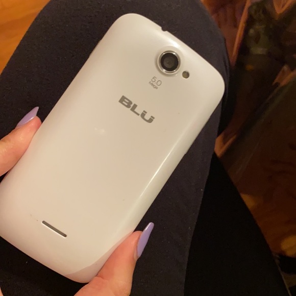 Blu cell phone touchscreen android smart phone - Picture 2 of 7